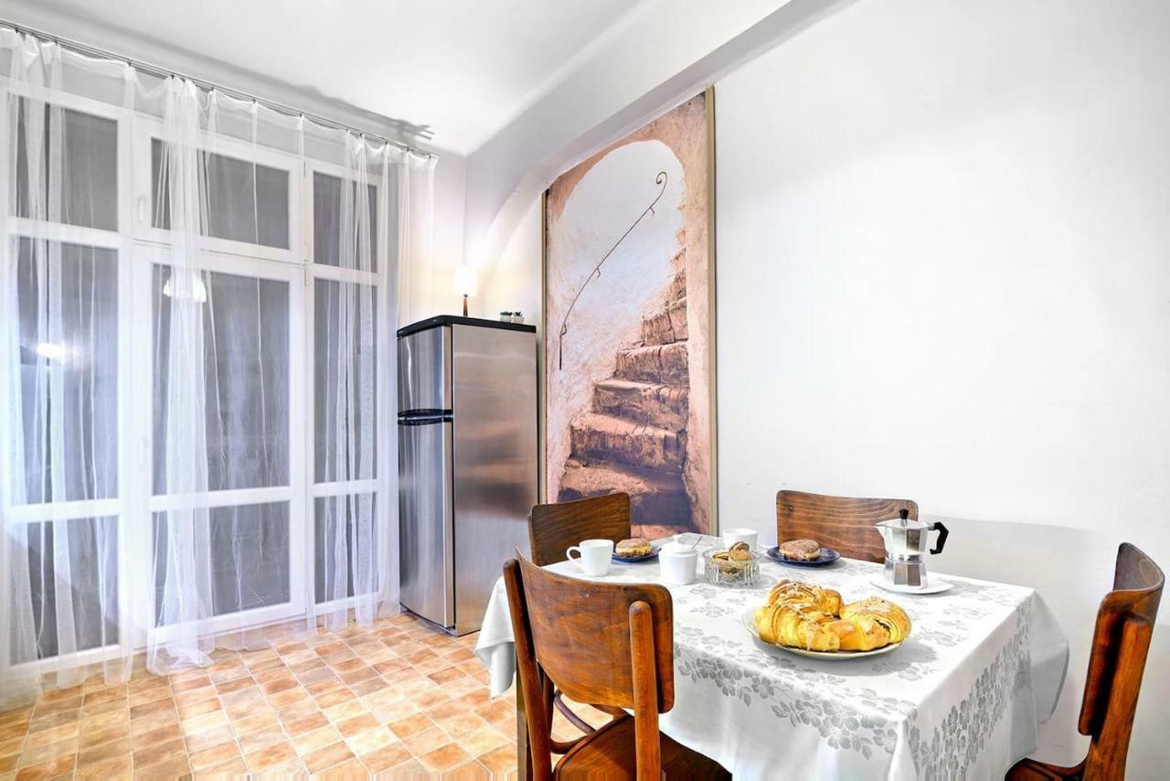 Luxury Retro Apartment, City Center, Wifi คราคูฟ ภายนอก รูปภาพ