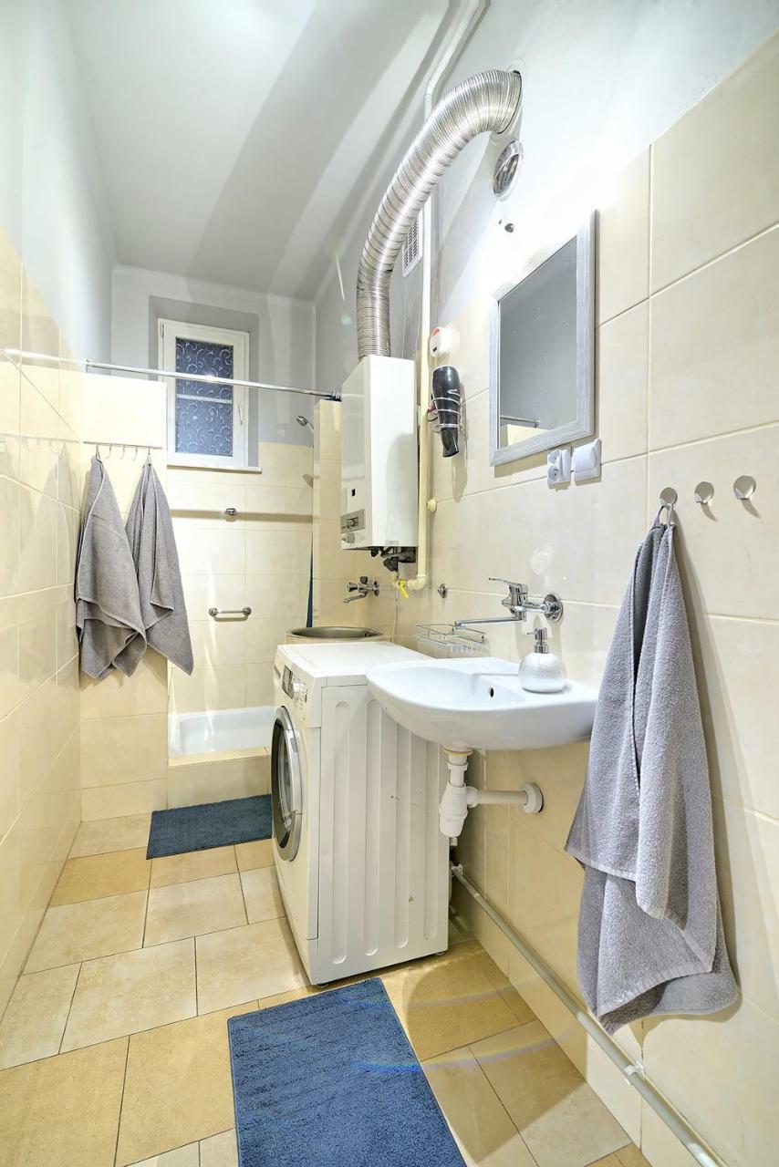 Luxury Retro Apartment, City Center, Wifi คราคูฟ ภายนอก รูปภาพ